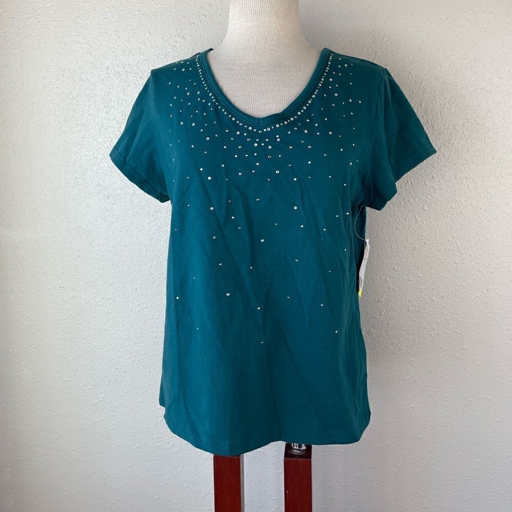 NWT Passports V-Neck Short Sleeve Top Size L